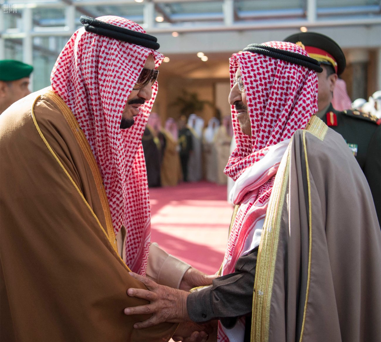 شاهد .. صور مغادرة الملك سلمان للكويت في ختام جولته الخليجية