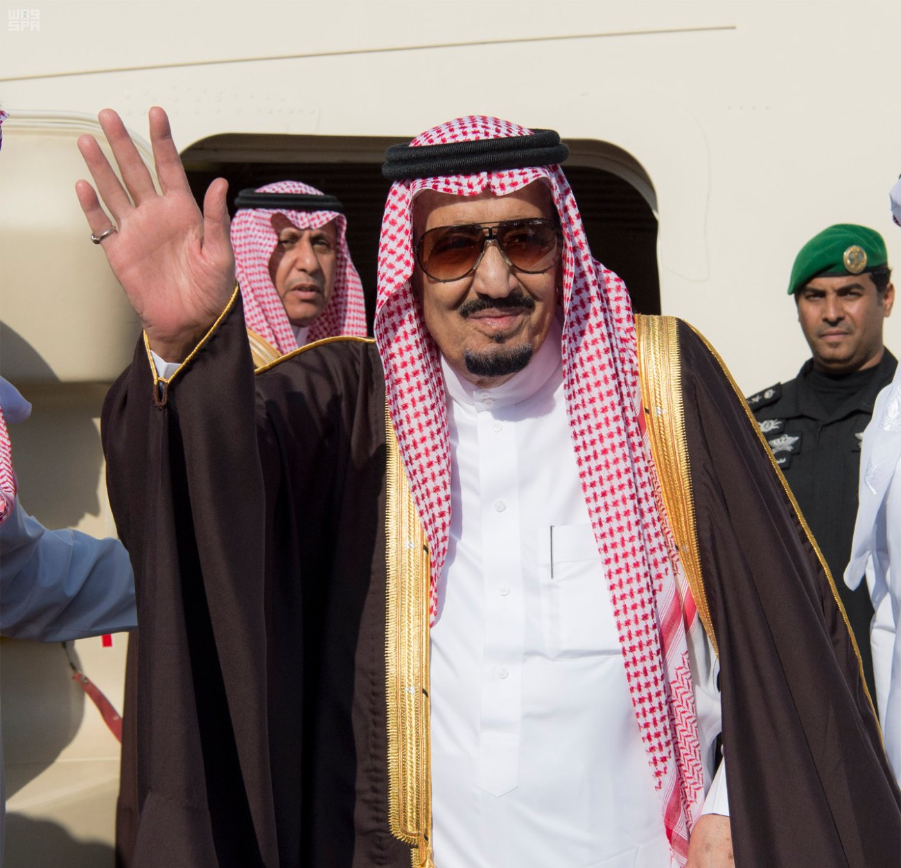 الملك سلمان يغادر #الكويت مختتماً جولته الخليجية