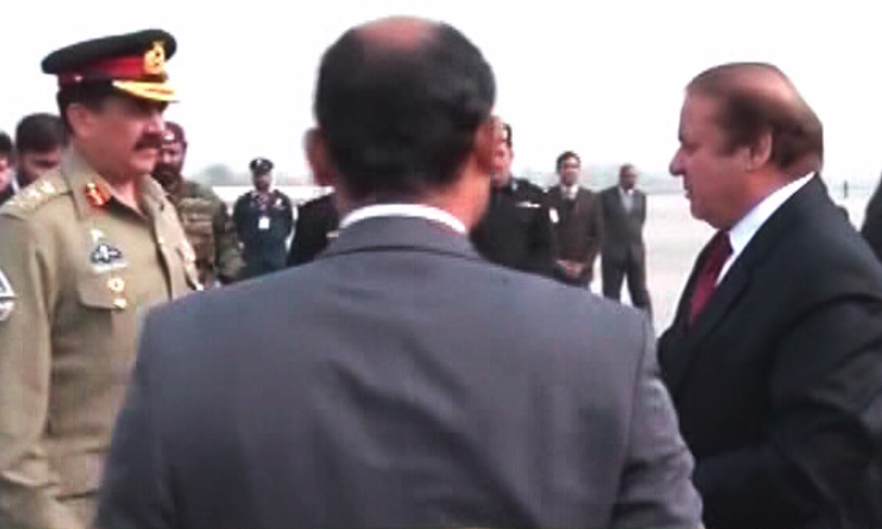 بالفيديو.. مغادرة رئيس الوزراء الباكستاني وقائد الجيش إلى السعودية