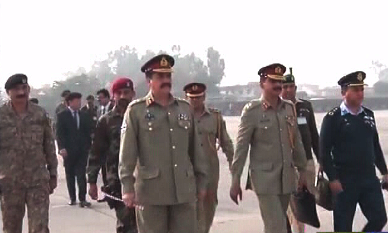 مغادرة رئيس الوزراء الباكستاني وقائد الجيش إلى السعودية (3)