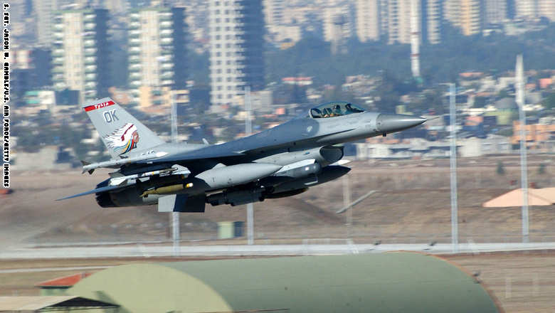 أمريكا تبدأ بنشر مقاتلات “إف 16” في قاعدة “أنغرليك” لضرب “داعش” انطلاقاً من تركيا