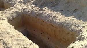 في خميس مشيط.. شاب يسقط أرضًا في المقبرة عقب دفن والدته ويلحق بها بعد ٤ أيام