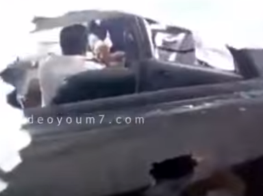 بالفيديو.. بسبب كوب شاي شرطي يقتل مواطنًا ويُصيب آخر في مصر