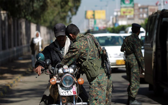 مقتل 5 مجندين بالشرطة في هجوم على نقطة تفتيش شرقي اليمن