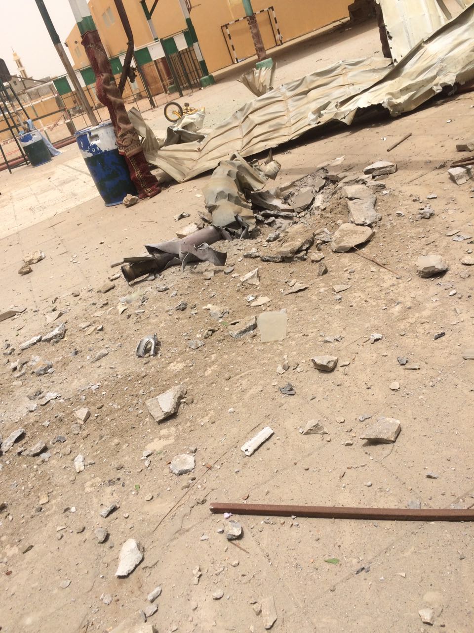 بالصور.. إصابة طفل يمنيّ بمقذوفات الحوثيّ في صامطة