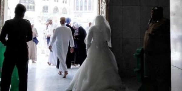 هنا .. تفاصيل منع عروس مصرية من دخول الحرم بفستان الزفاف