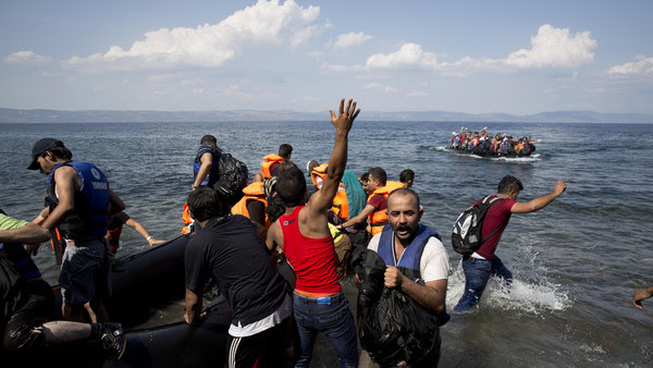 غرق 34 مهاجراً قبالة جزيرة يونانية