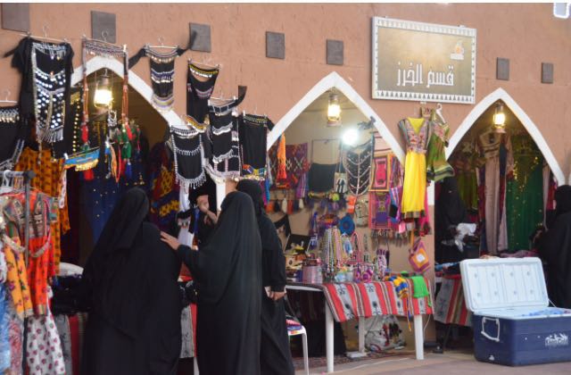 مهرجان الورود ركن الطعم (1)