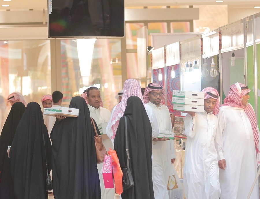 انتعاش مهرجان قوت للتمور وإقبال على الشراء من أنحاء المملكة ودول الخليج