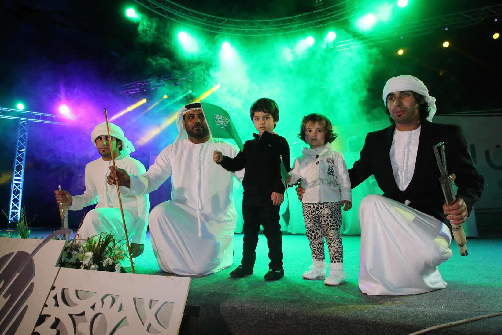 مهرجان الزيتون يحتفي بـ”البيعة” بمشاركة الإماراتيين