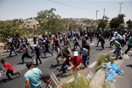 استشهاد فلسطيني وإصابة العشرات برصاص الاحتلال شمال القدس