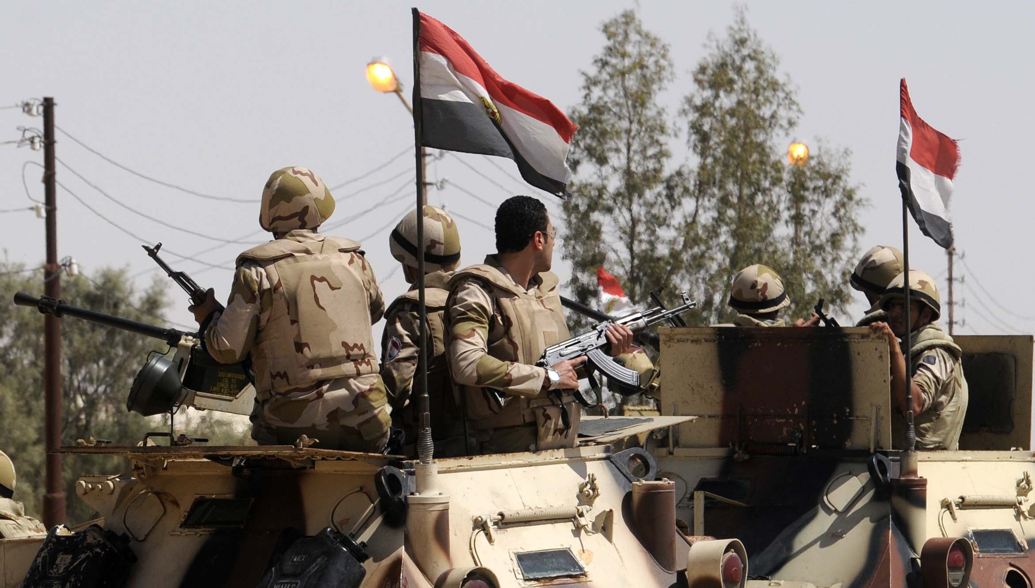 وحدات خاصة من الجيش المصري لتأمين المنشآت