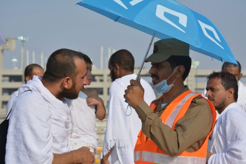 موبايلي توزع مضلات للحجاج‫(766818293)‬ ‫‬ ‫‬