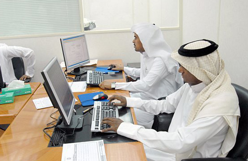 1.217 مليون موظف بالدولة نسبة السعوديين منهم 94%