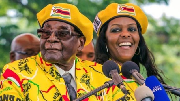 جيش زيمبابوي يستولي على الحكم ويزيح موغابي بعد 30 عامًا
