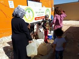 الحملة الوطنية تواصل تقديم مياه الشرب النقية للأشقاء السوريين