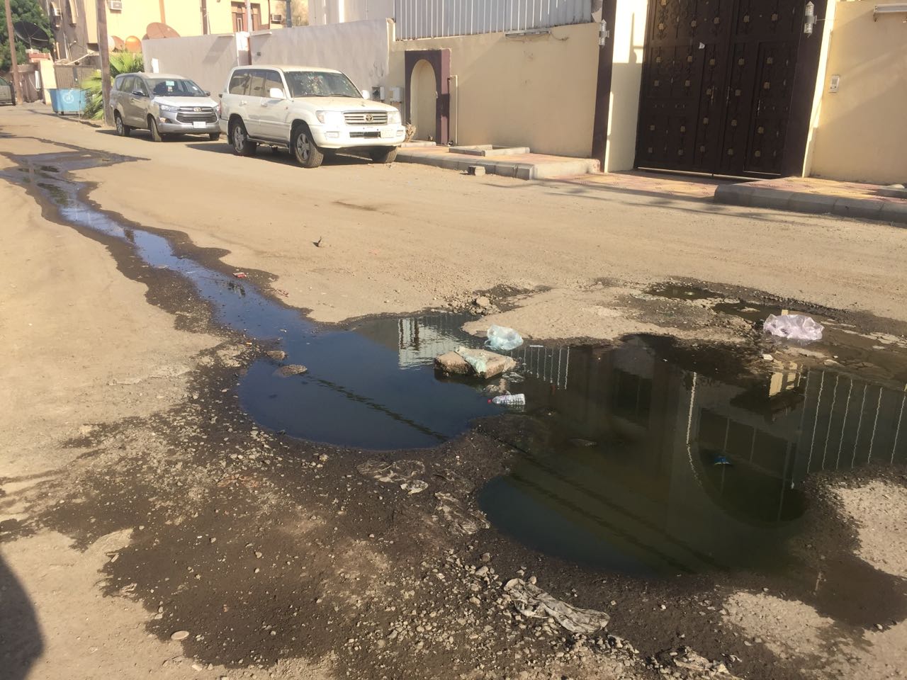 بالصور.. مواطن يشكو من تسرّب مياه الصرف بصفا #جازان منذ 5 أعوام!