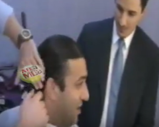 بالفيديو.. ميدو يحلق شعره على الهواء بعد تتويج #ليستر_سيتي بالدوري