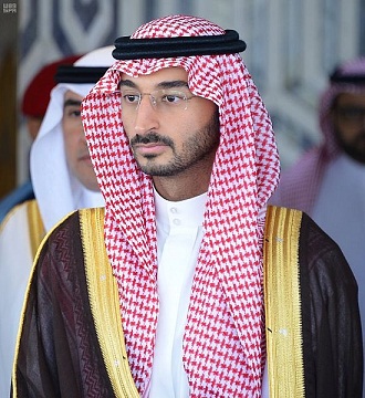 نائب أمير مكة يواسي ذوي الشهيد المالكي