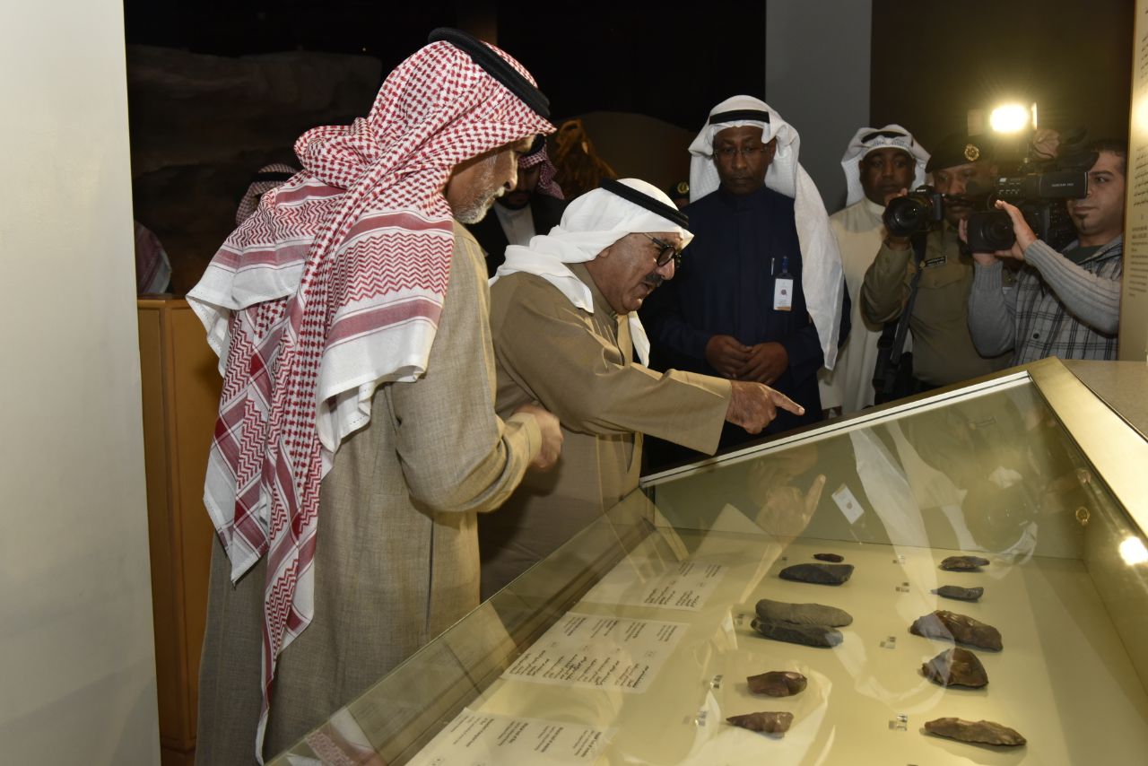 بالصور .. مقتنيات المتحف الوطني بالرياض تبهر النائب الأول لرئيس وزراء الكويت