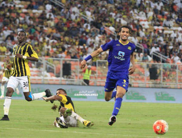 بالفيديو.. الغامدي يتقدم لـ”الاتحاد”.. وهزازي يتعادل لـ”النصر” سريعًا