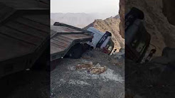 بالفيديو .. نجاة سائق شاحنة من موت محقق بعقبة الصفيحة