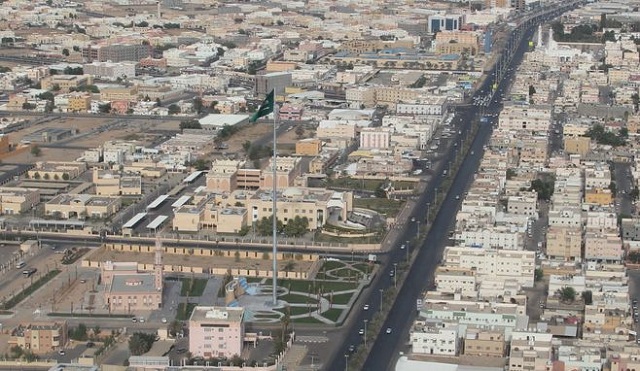 في نجران.. القبض على شخص يحمل مسدسا قرب مسجد