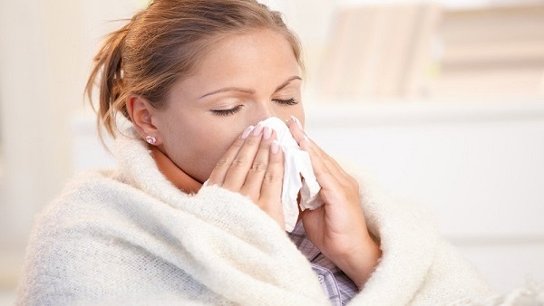 أربع وصفات طبيعية تخفف عنك أعراض البرد