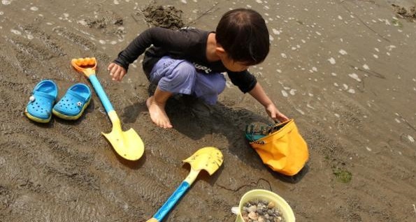 طفلان يحفران “نفقا” للهروب من الروضة‎