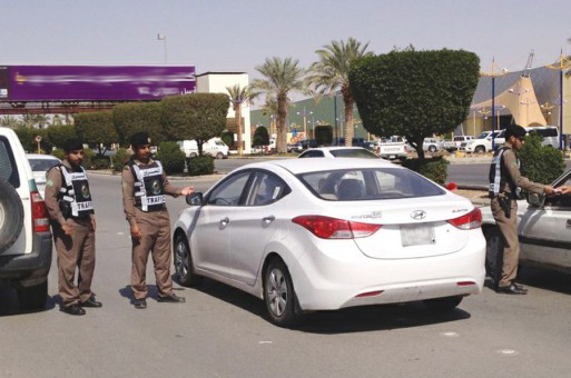 مرور الرياض يحذّر من استخدام الهاتف أثناء القيادة