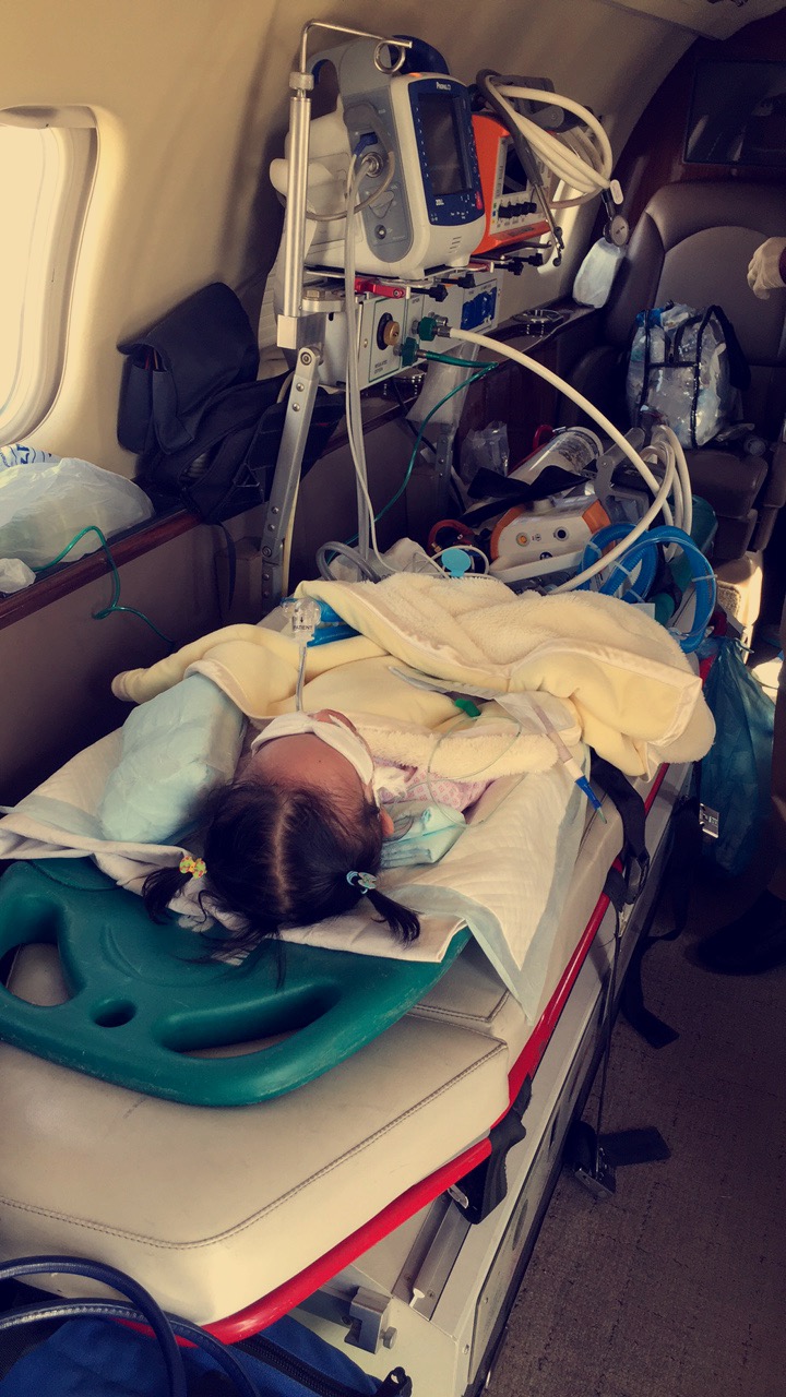 بالصور.. وصول الطفلة “وتين” لمستشفى الحرس الوطني