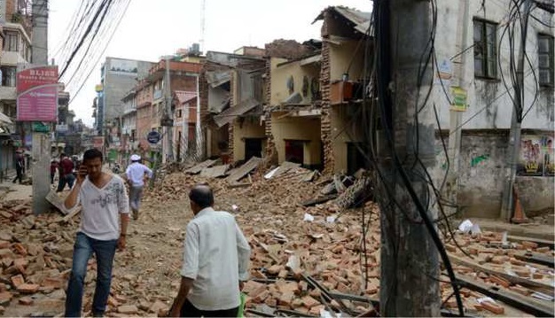أسبوع على زلزال نيبال.. حصيلة الضحايا تتجاوز 7000 قتيل ولا أمل بالعثور على ناجين