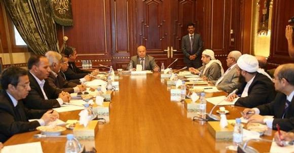 اجتماع استثنائي للرئيس اليمني بمستشاريه ووزرائه