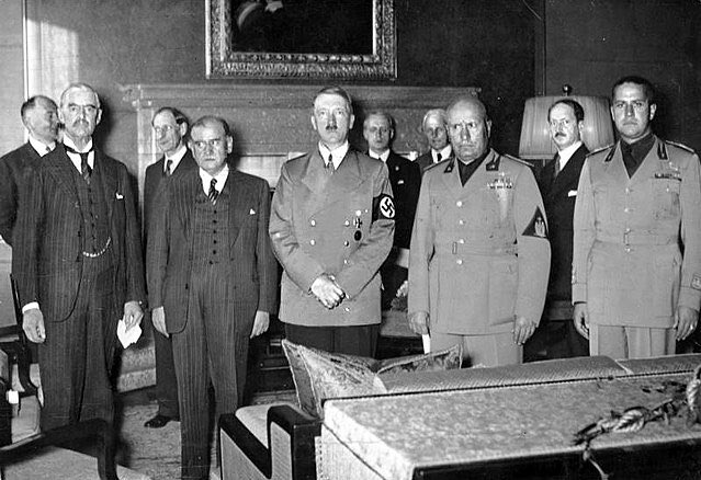 حذّر ولي العهد من تكرارها.. ماذا تعرف عن اتفاقية ميونيخ 1938 ؟