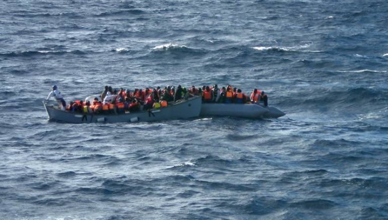 انتشال جثامين 5 غرقى وإنقاذ 534 مهاجرًا غير شرعي في مضيق صقلية