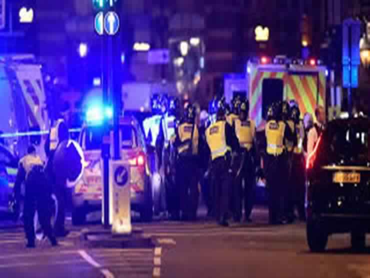 بالفيديو.. 50 طلقة من الشرطة البريطانية لقتل المتورطين في هجوم لندن