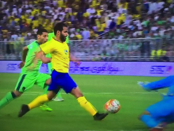 إشادة واسعة بمشاركة لاعب النصر أحمد الفريدي أمام الأهلي