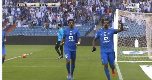 #الهلال يحرز هدفه الأول في مرمى #الأهلي بكأس الملك