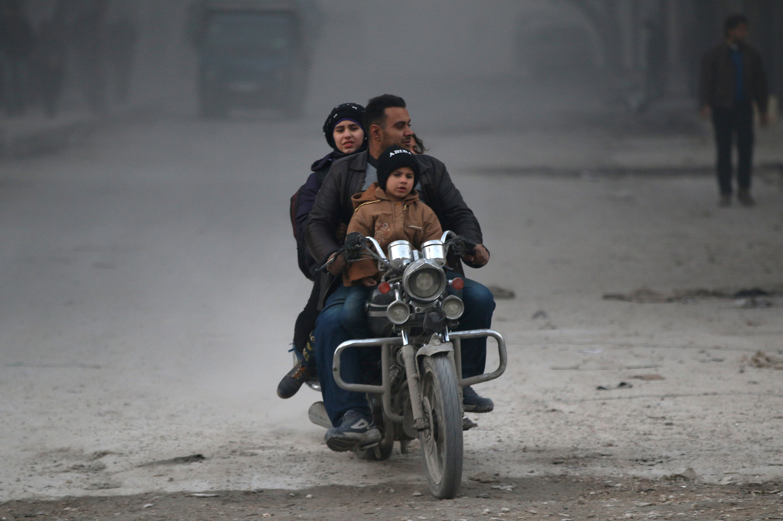 7 صور للحياة في حلب الشرقية