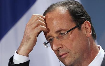 علاقة الرئيس الفرنسي الغرامية تهدد بانفصاله عن شريكته