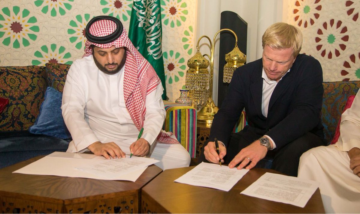 الاتحاد السعودي لكرة القدم يوقّع مع الحارس الألماني أوليفر كان لتطوير قدرات حراس المرمى