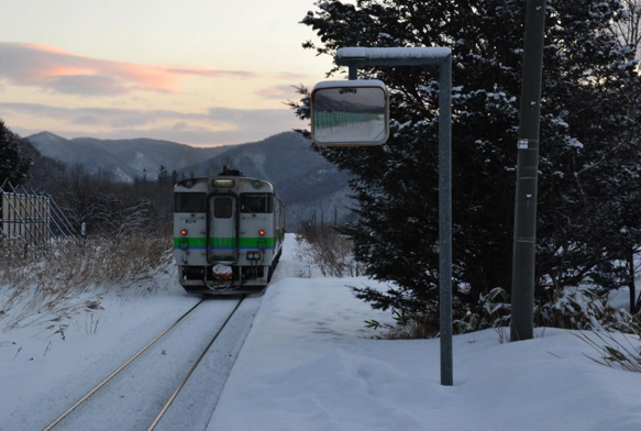 هيئة السكة الحديد اليابانية إغلاق محطة قطار كامي شيراتاكي (3)