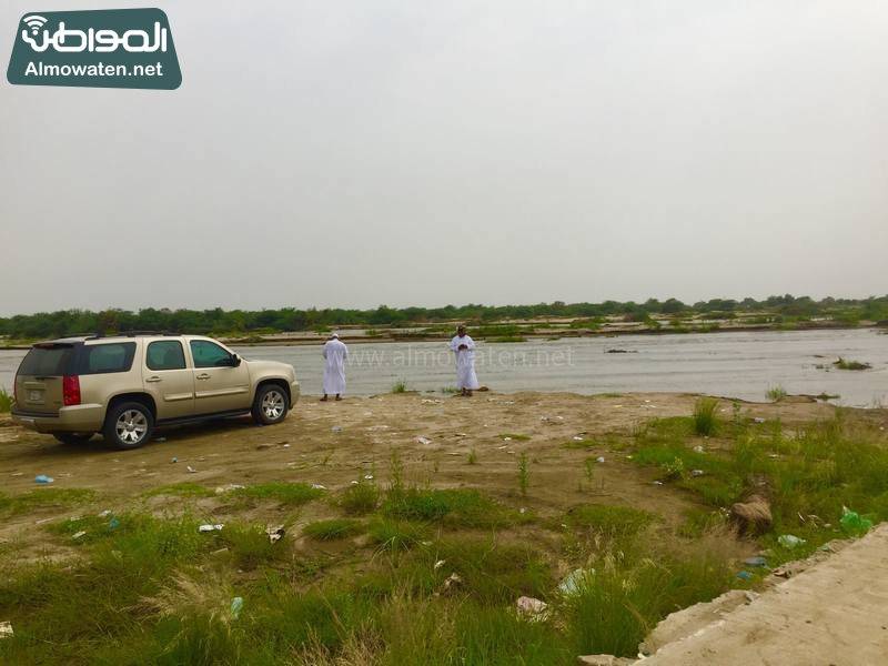 وادي بيش يجذب المتنزهين  (2)