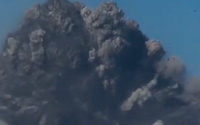 شاهد.. لحظة مذهلة لثوران بركان ساكوراجيما