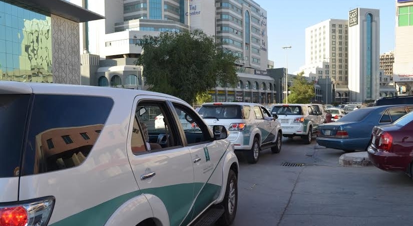 التشهير بمواطن تستر على وافد ومكنه من المتاجرة في أجهزة الرسيفرات