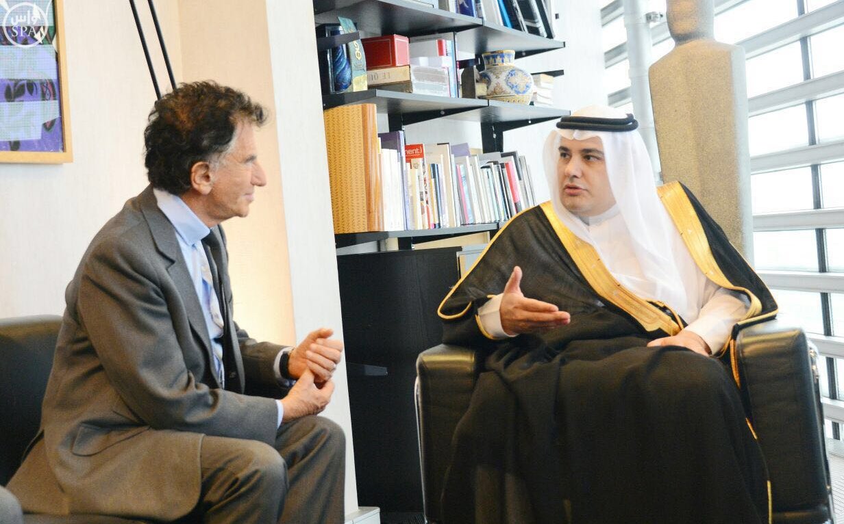 وزير الثقافة والإعلام يلتقي رئيس معهد العالم العربي بباريس