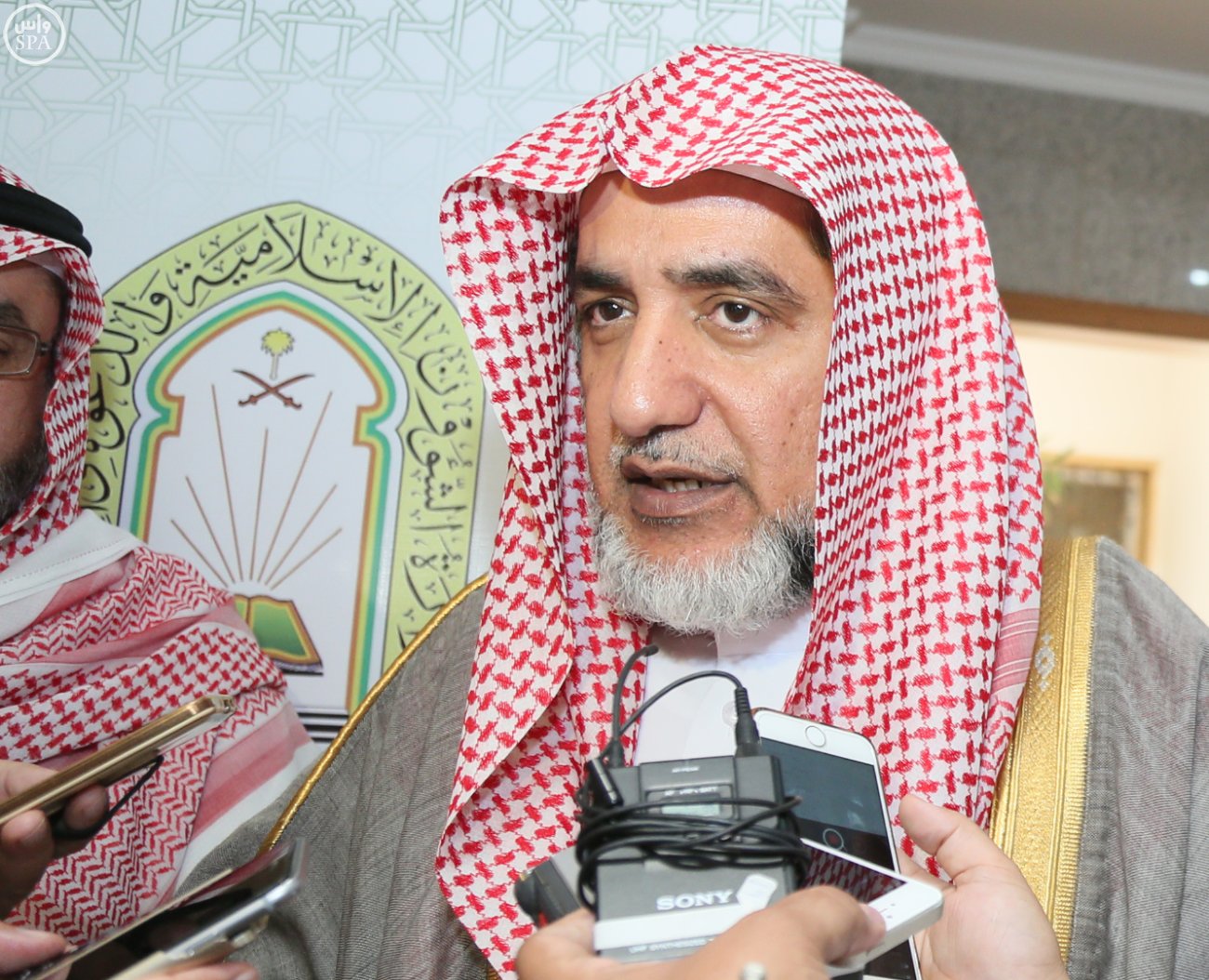 صالح آل الشيخ: علماء المسلمين مستعدون لمنع تسييس الحج