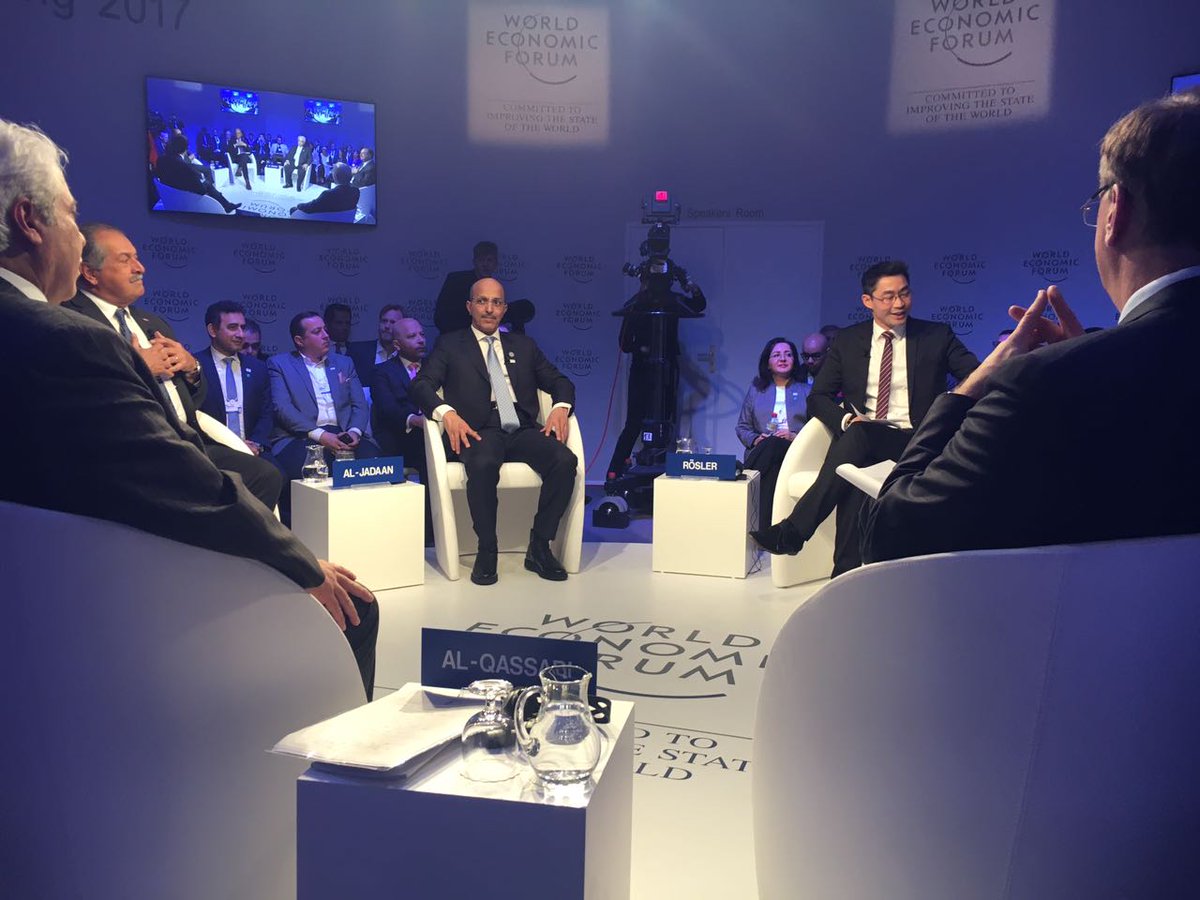 شاهد بالفيديو .. وزراء سعوديون يتحدثون عن رؤية2030 في دافوس