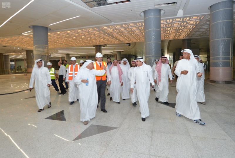 وزير النقل يتفقد مشروع مطار الملك عبدالعزيز الدولي الجديد1