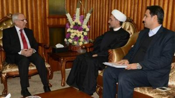 وزير عراقيّ يدعو لتعليم “الفارسية” في بلاده